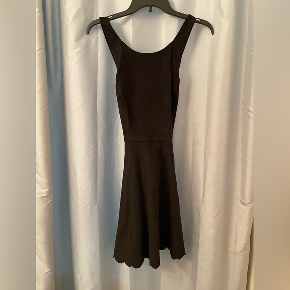 Express black scalloped dress - Picture 8 of 12